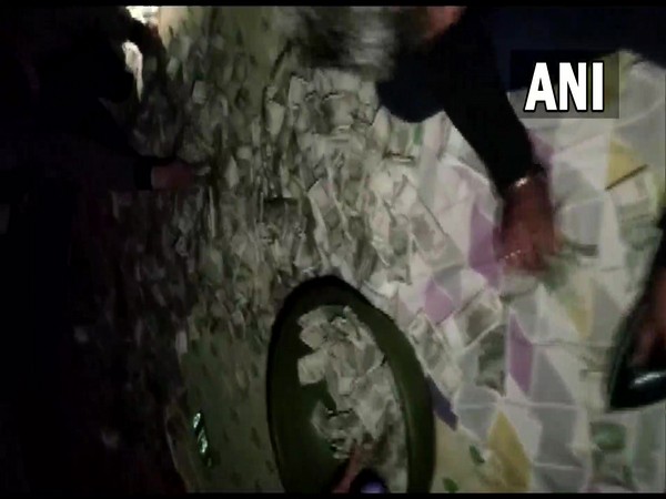 MP: I-T officials conduct search at liquor businessman Shankar Rai's house, seize Rs 8 crore cash, 3 kilograms of gold