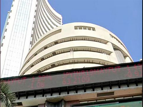 Indian Stock Markets Face Selling Pressure Amid Earnings Uncertainty