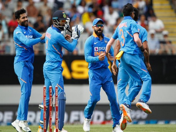 New Zealand post 273 for 8 against India in second ODI