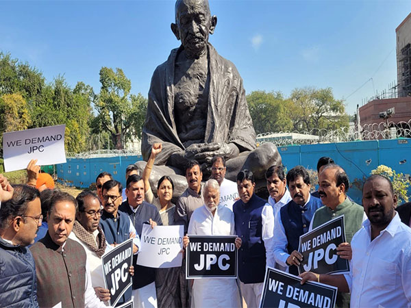 Opposition MPs protest in Parliament premises on Hindenberg-Adani row