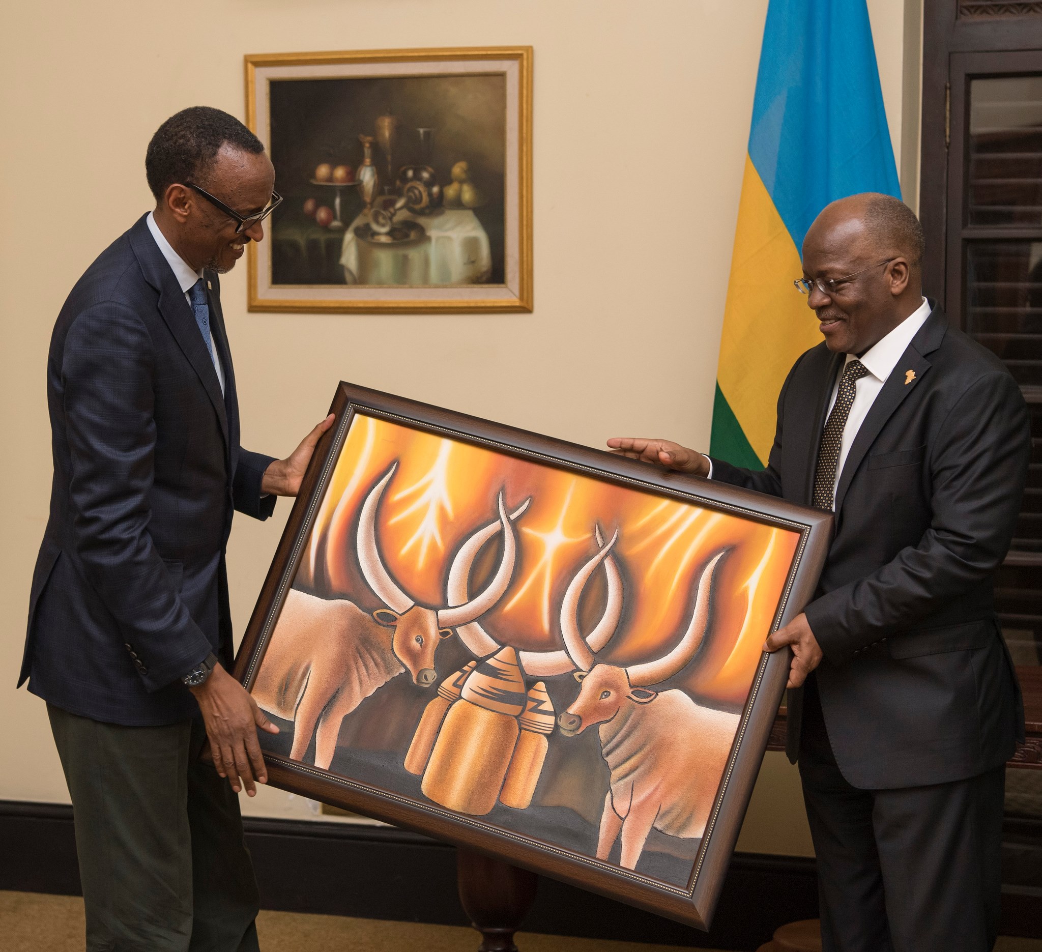 Paul Kagame, John Pombe Magufuli’s bilateral discussions include biz, politics, cooperation