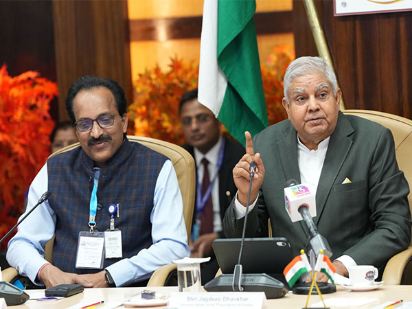 Vice-President Urges Corporate and Public Leaders to Boost R&D for India's Growth