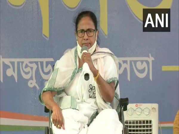 Mamata Banerjee challenges EC notice, says she will continue to ask people to vote unitedly against BJP
