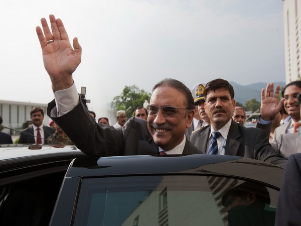 Pakistan: Asif Ali Zardari renews call for charter of economy 