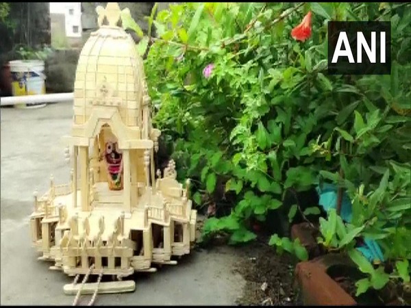 Odisha artist creates miniature chariot of Lord Jagannath with ice cream sticks