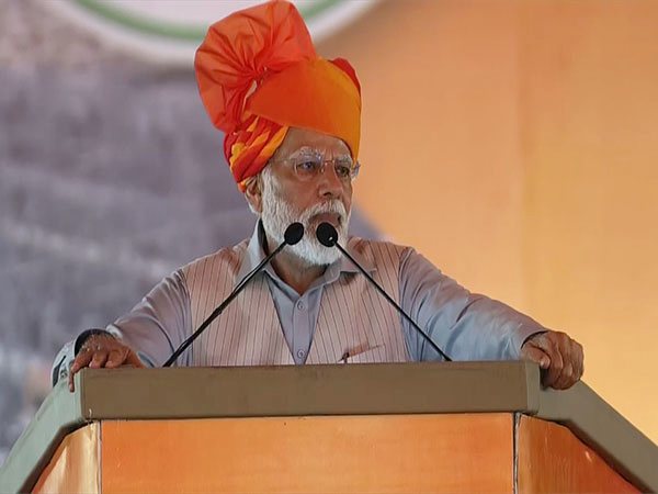 PM Modi says 'Congress ka matlab loot ki dukan, jhooth ka bazaar