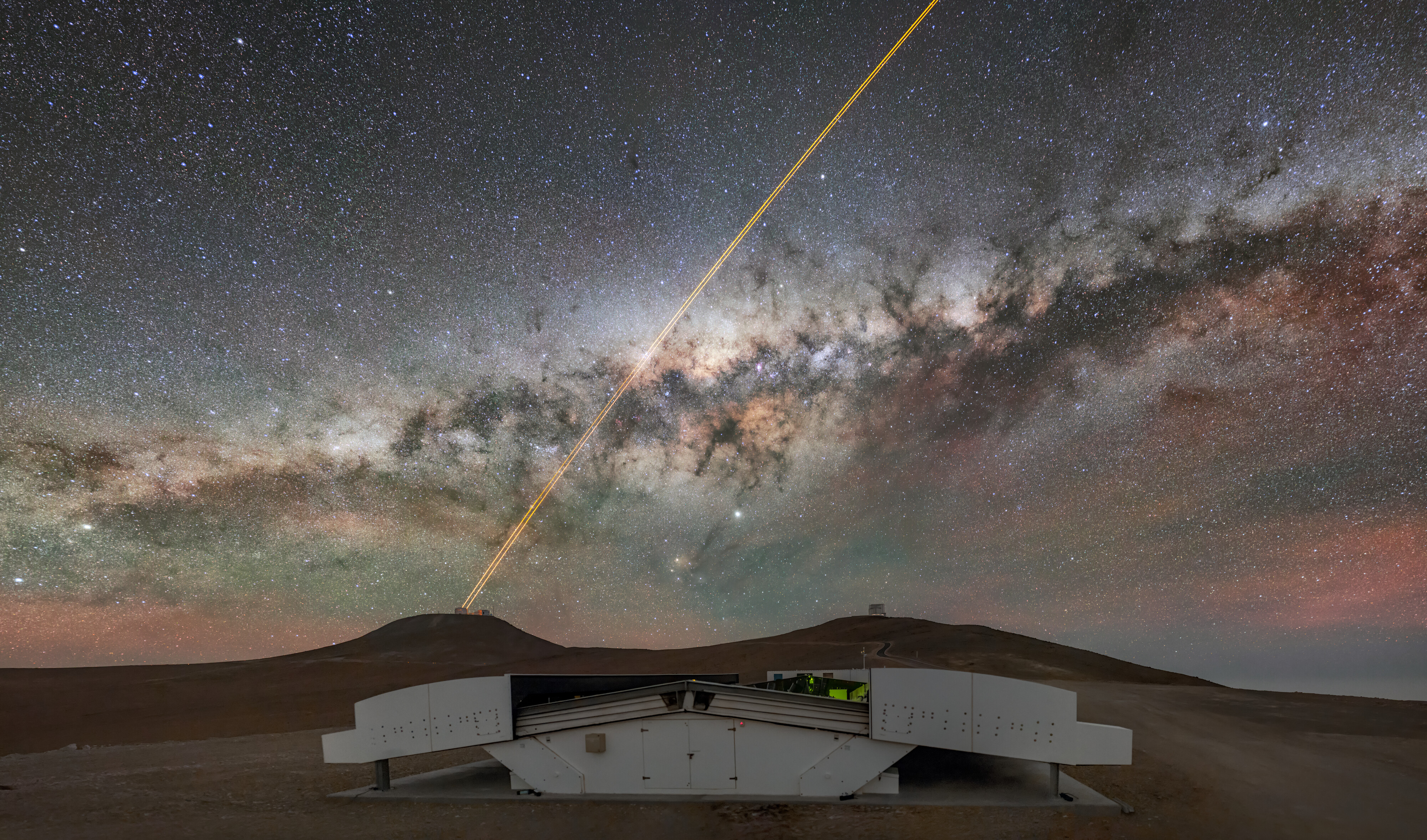 ESO shares this stunning view of Milky Way as it stretches over Atacama Desert