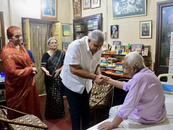 Tributes Pour In for Late CPI(M) Leader Buddhadeb Bhattacharjee