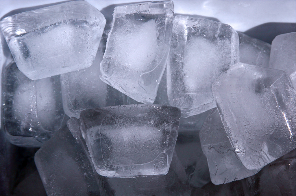 How ice cubes benefit skin? 