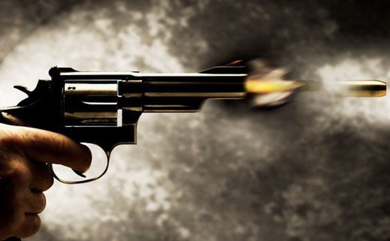 Woman shot  by her brother after marrying man against wishes of her family in UP