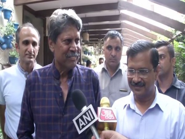 Delhi: Kejriwal meets Kapil Dev, urges him to be part of campaign against dengue, chikungunya