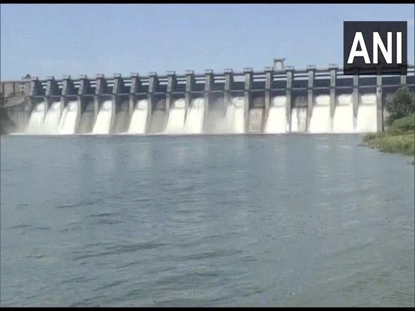 Maharashtra: Gates of Jayakwadi Dam opened following heavy rain in catchment area