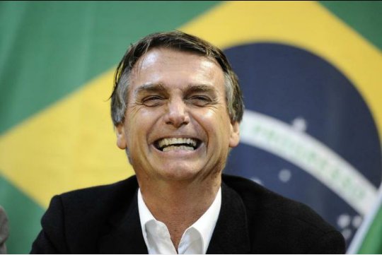 UPDATE 8-Brazil right-wing presidential candidate wins vote but runoff likely