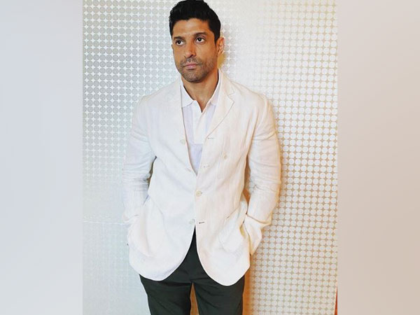 Farhan Akhtar, others extend Indian Air Force Day greetings