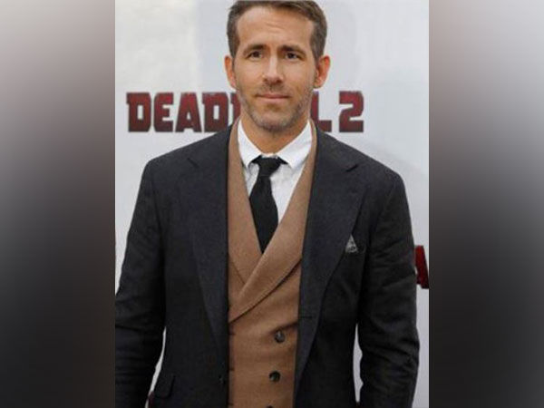 Ryan Reynolds Considers Future Oscar Hosting Prospects Amidst Hollywood Negotiations