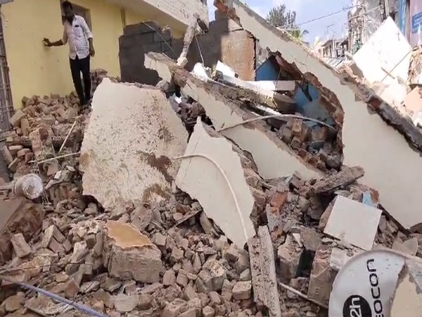 Building Collapse in Bangarapet: Families Safely Evacuated