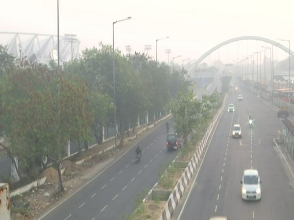Delhi's air quality marginally improves, still in 'poor' category