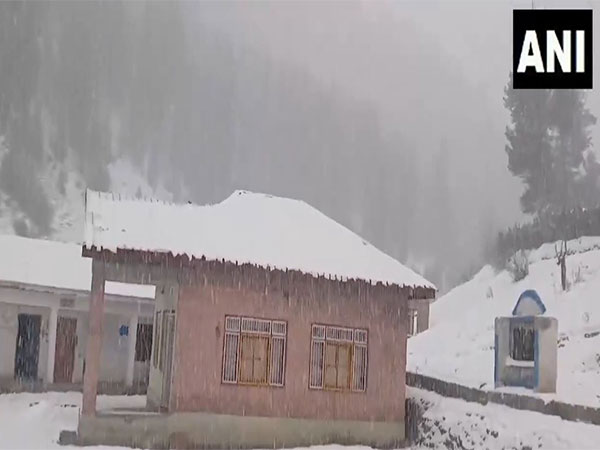 Snowfall Transforms Machil and Lahaul-Spiti into Winter Wonders