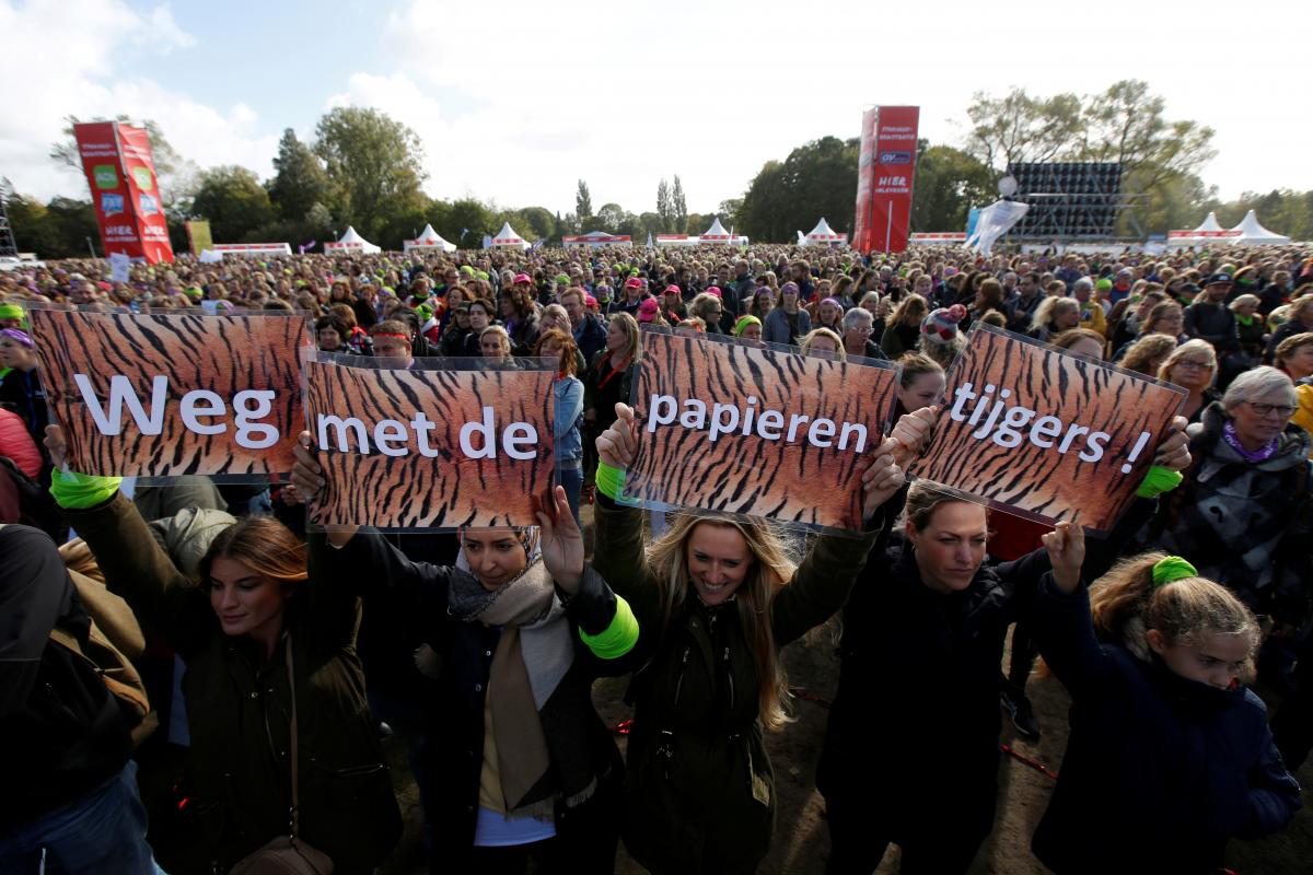 Dutch teachers, lecturers to hold first ever all-out strike in March