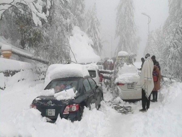 Death toll in Pakistan's Murree snowfall surges to 23, thousands of stranded tourists evacuated
