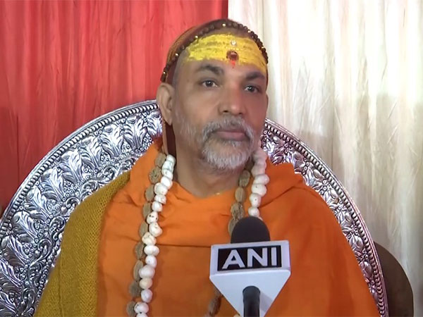 Swami Avimukteshwaranand Applauds UP CM for Maha Kumbh Preparations