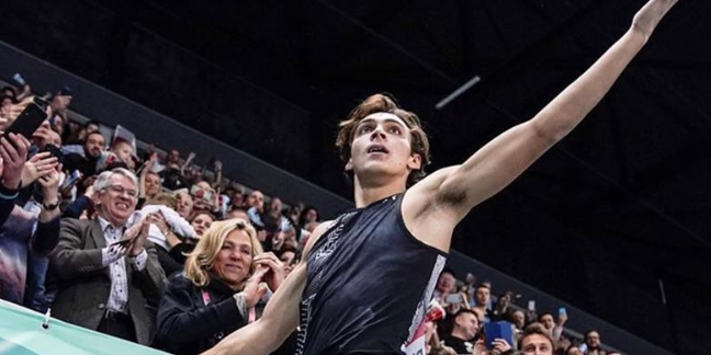 Athletics-Duplantis betters own pole vault world record in Glasgow