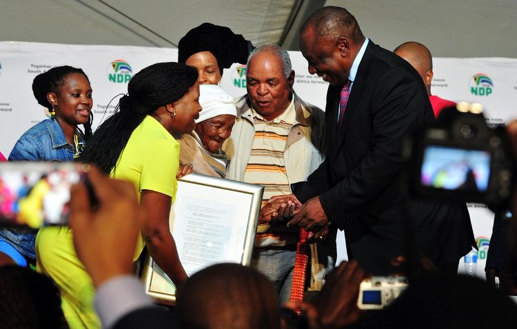 President Ramaphosa hands over title deeds for 10 land claims in Gauteng 