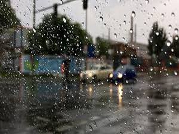 Normal life disrupted as rain lashes Kolkata, parts of south Bengal
