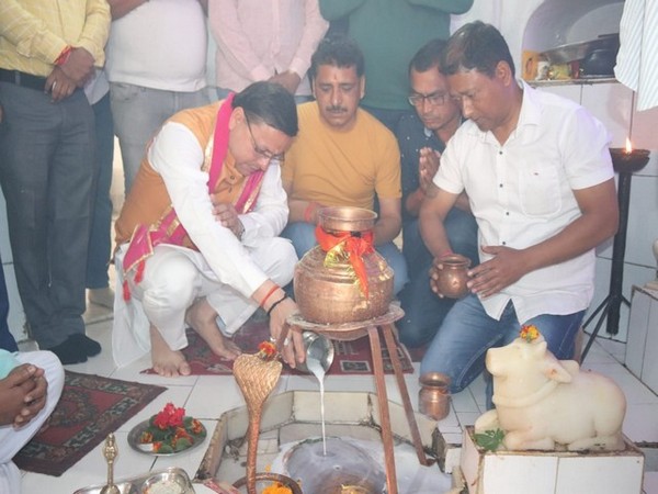 Uttarakhand: CM Dhami offers prayers at Vankhandi Mahadev Temple