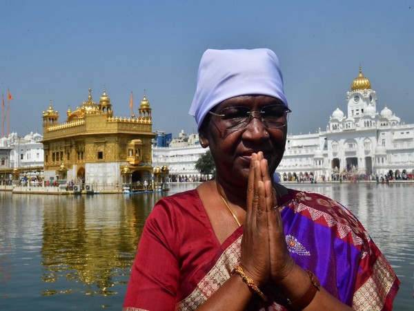 President Murmu pays obeisance at Sri Harmandir Sahib in Amritsar 