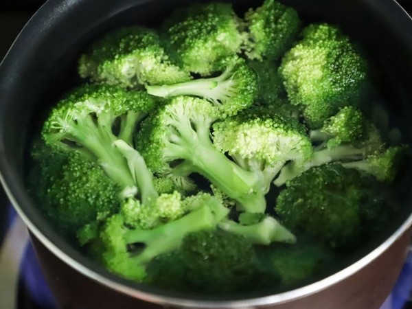 Broccoli has properties that can prevent sickness: Study