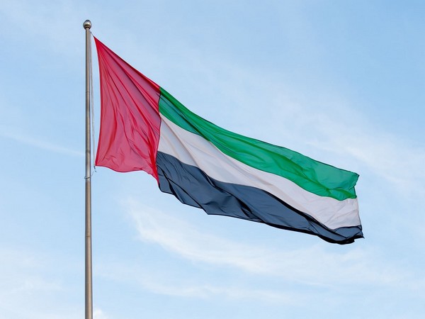 UAE President exchanges Eid Al Fitr greetings with Sultan of Oman, King of Bahrain