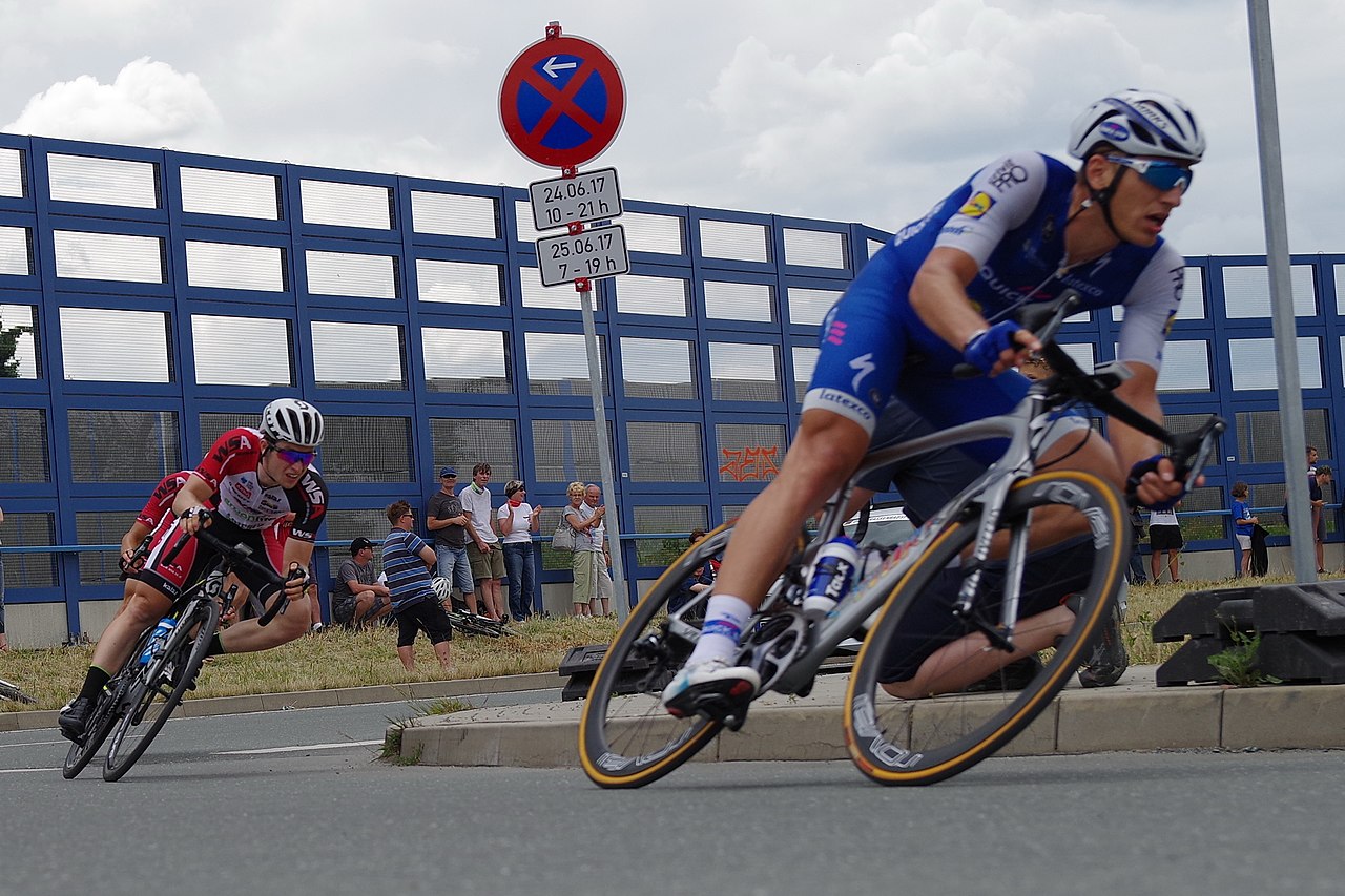 Cycling-Konrad wins Tour de France stage 16