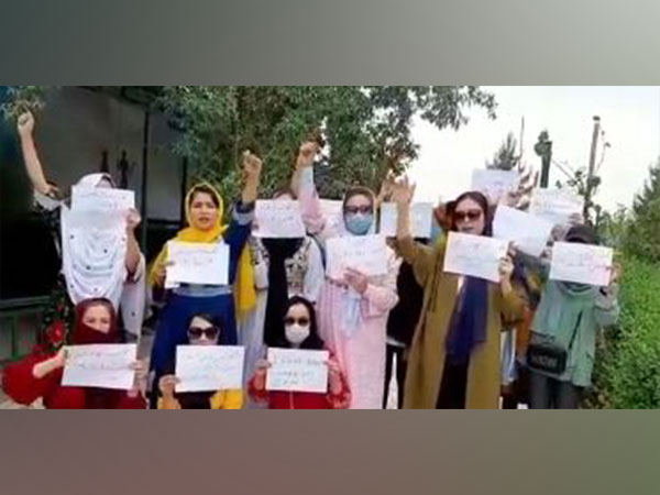 Afghan women hold protest in Kabul against Taliban after hijab decree