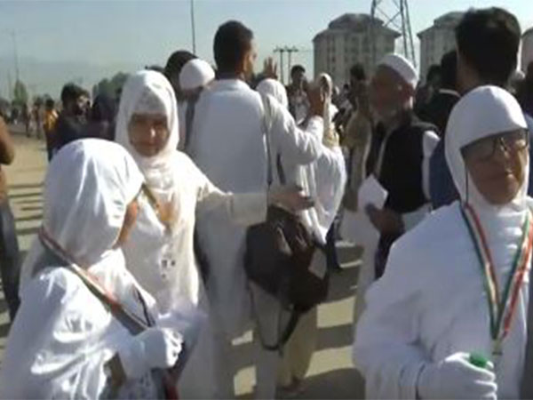 First batch of Haj pilgrims from Srinagar depart for Saudi Arabia