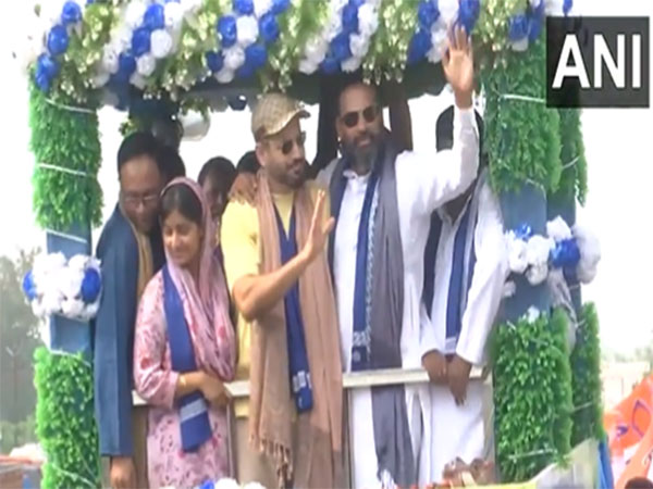 LS polls: TMC's Yusuf Pathan holds road show in West Bengal's Baharampur 