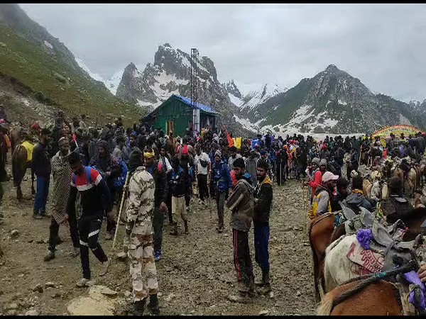 J-K: Amarnath Yatra resumes, over 6000 pilgrims offer prayers