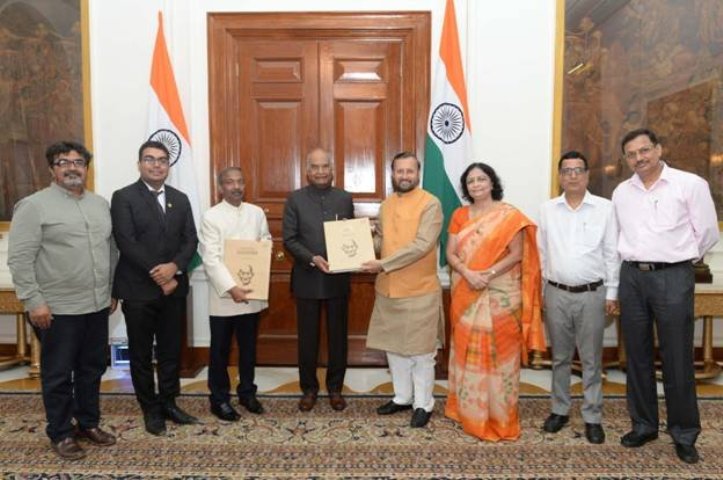 I&B Minister apprises President about publication of Mahatma Gandhi's works  