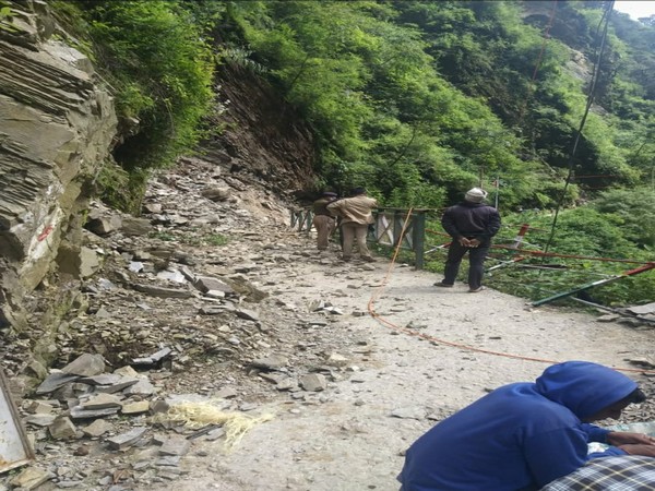 Rain-fuelled landslide in El Salvador kills 9; 1 missing