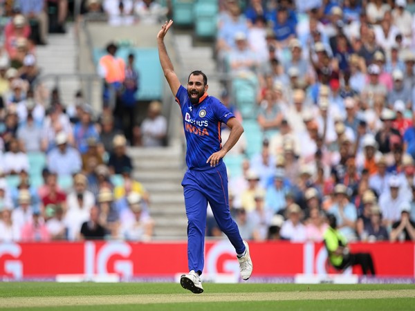 Cricket-India fast bowler Shami out of Australia T20s due to COVID-19 