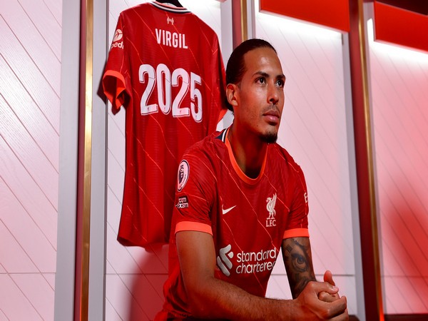 Virgil van Dijk Welcomes Arne Slot: A New Era at Liverpool