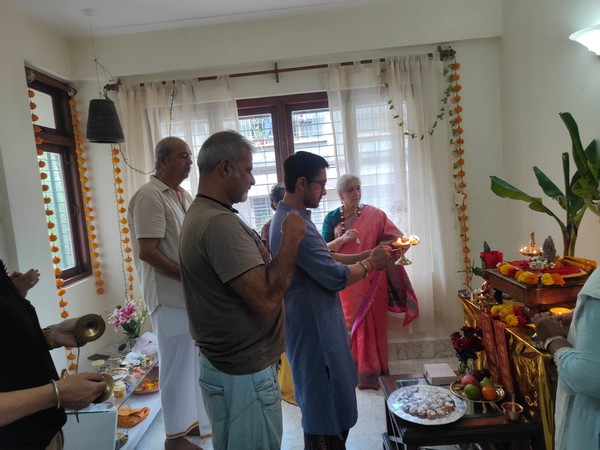 Aamir Khan Celebrates Ganesh Chaturthi, Prepares for New Film Ventures