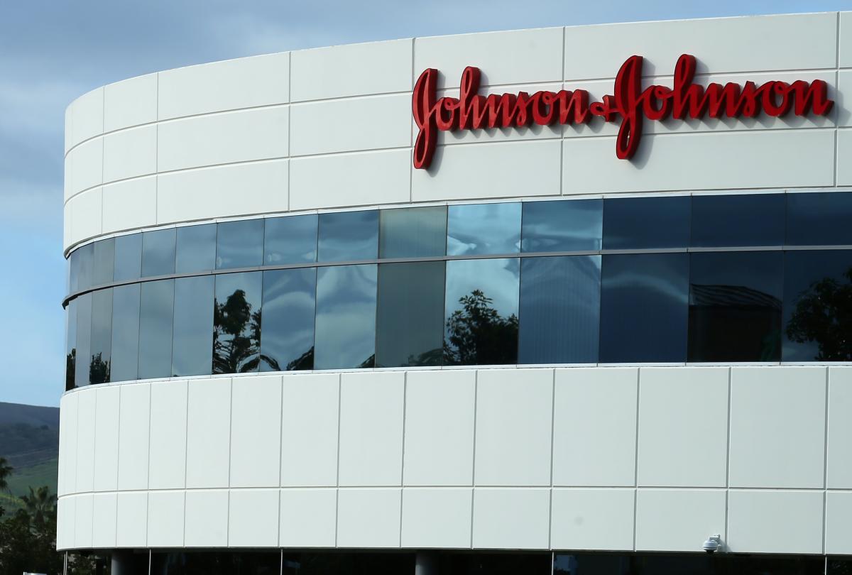 J&J scrambles to contain fallout from Reuters report on asbestos in Baby Powder