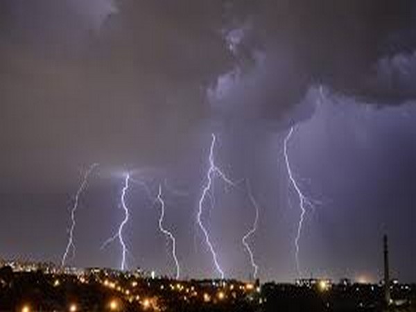 IMD issues thunderstorm warning in Telangana, Andhra