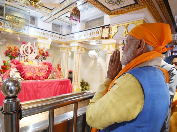 PM Modi greets everyone on occasion of 550th birthday of Guru Nanak Dev Ji