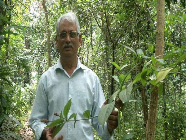 Farmer who conserved, preserved medicinal plants gets ICAR award