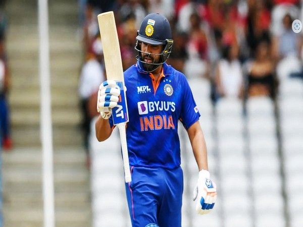 Rohit goes for scan after hurting left thumb