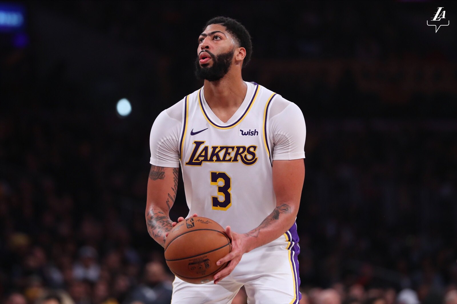 Davis lights up ex-team again as Lakers beat Pelicans