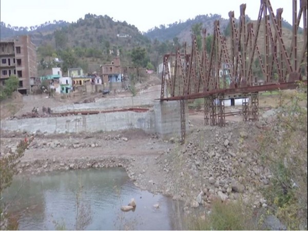 J-K: PWD constructs bridges in remote border area of Rajouri to improve connectivity