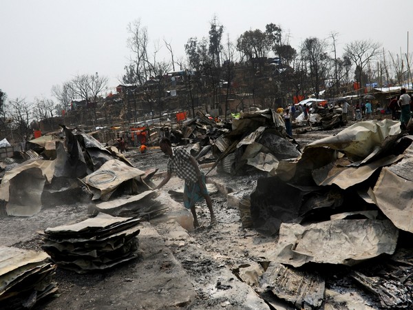 Bangladesh: 1,200 Rohingya refugees' homes gutted in a massive fire